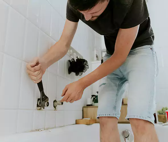 Affordable Bathtub Faucet Replacement in Merrick: Choose Experienced Local Technicians