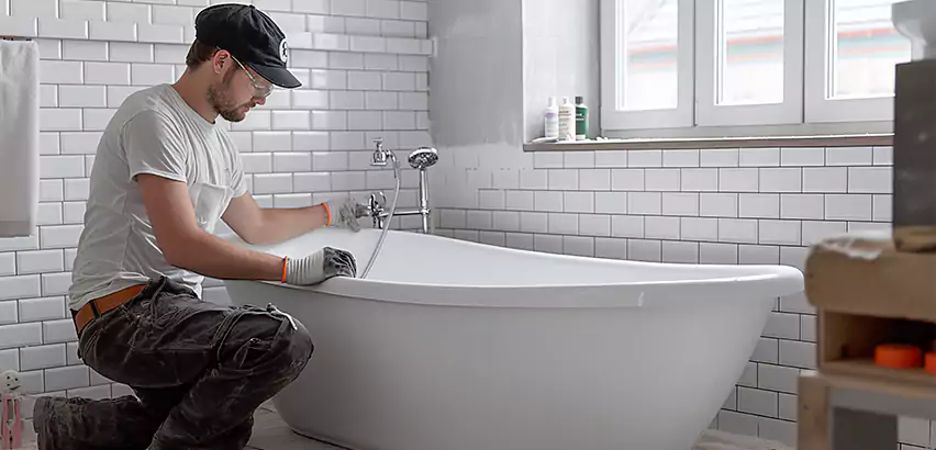 Bathtub Faucet Replacement in Merrick