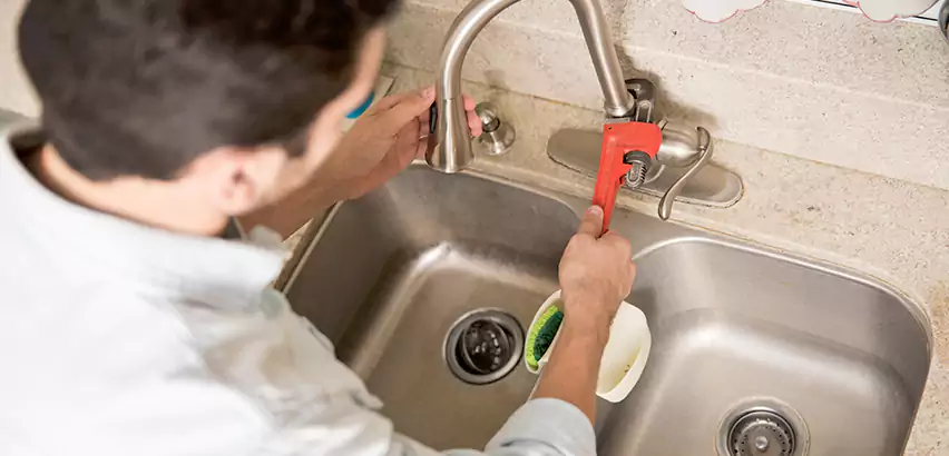 Faucet Repair in Merrick